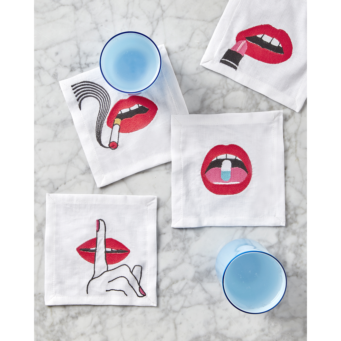 lips cocktail napkins - styled view 2